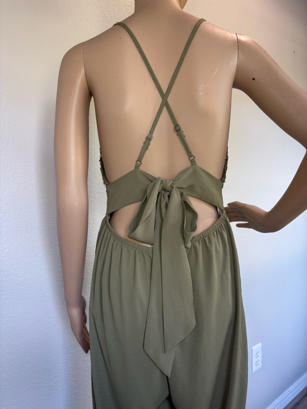 Blashe Olive Crochet Bodice Wide-Leg Jumpsuit Open Back V Neck Like New - Picture 7 of 16
